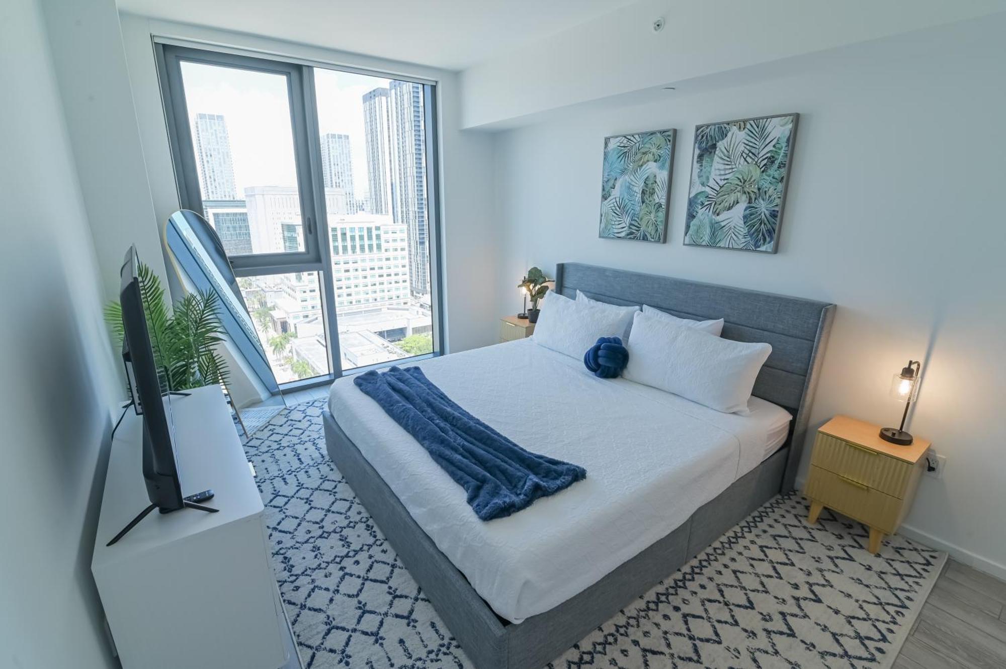Luxurious King Bed Suite In Downtown Майами Экстерьер фото
